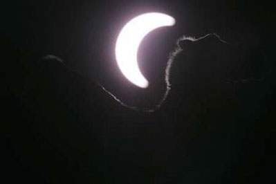 Thousands witness total solar eclipse