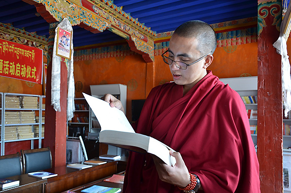 Tech-savvy monks in Tibet with their fingers on the pulse