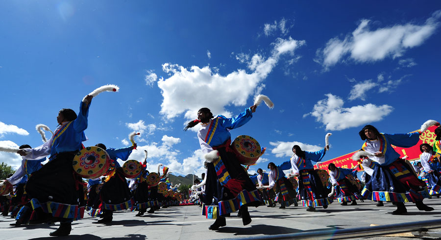 Grand ceremony held to mark Tibet's anniversary