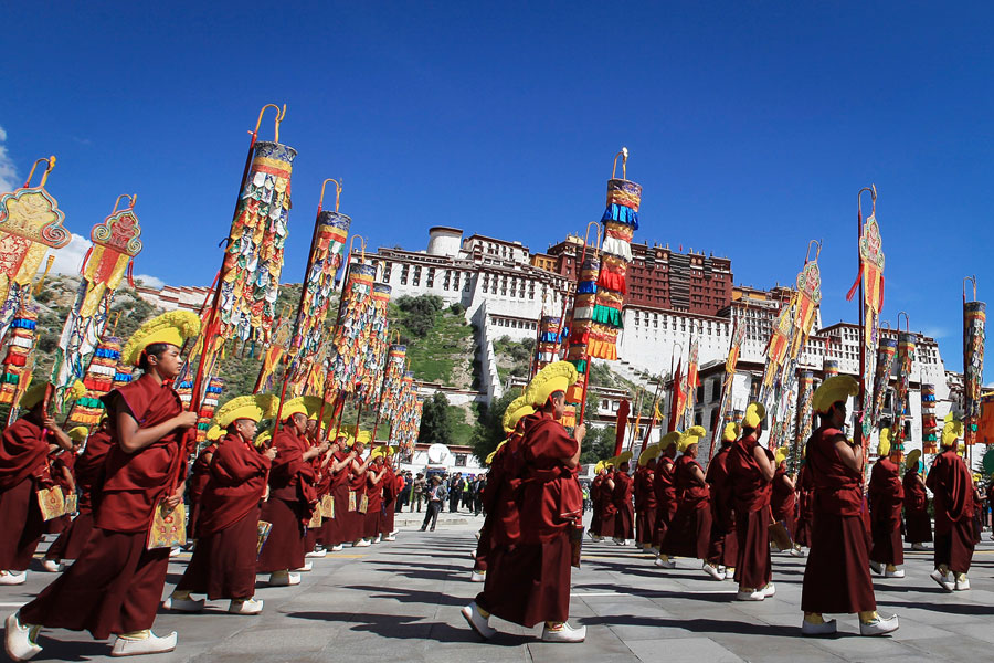 Grand ceremony held to mark Tibet's anniversary