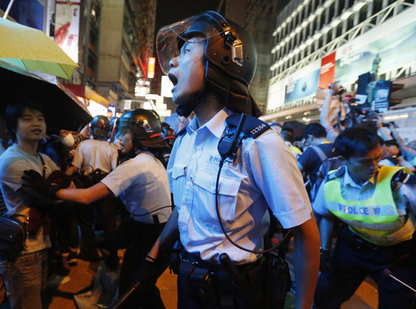 Police arrests 26 in Mong kok clashes in Hong Kong
