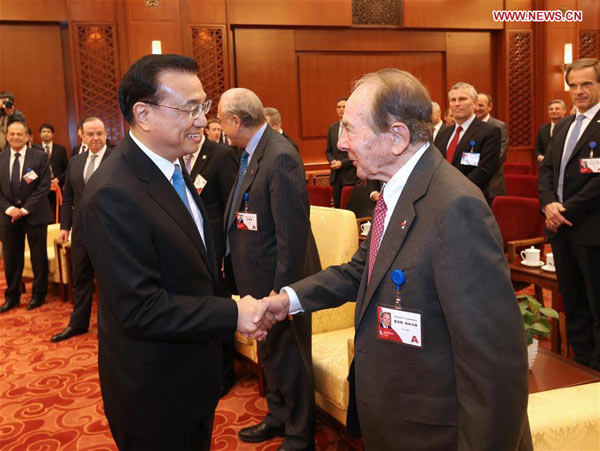 Le Premier ministre Li Keqiang promet un traitement équitable aux entreprises étrangères