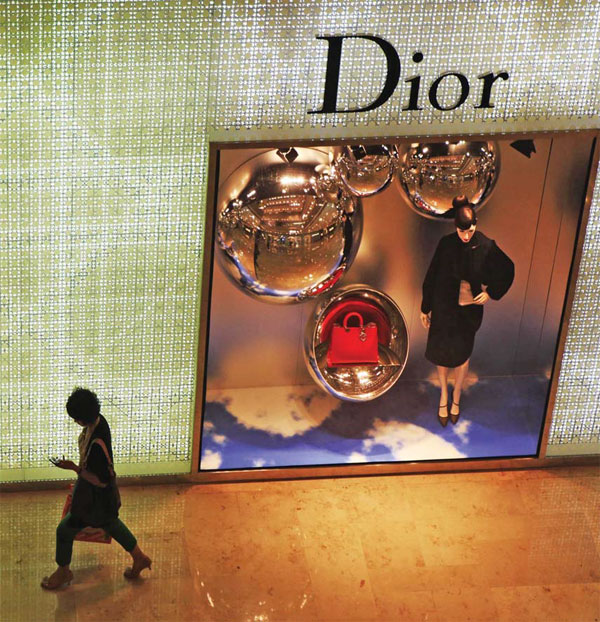Bientôt la Saint Valentin chinoise, sacs à main de luxe Dior sont arrivés en ligne