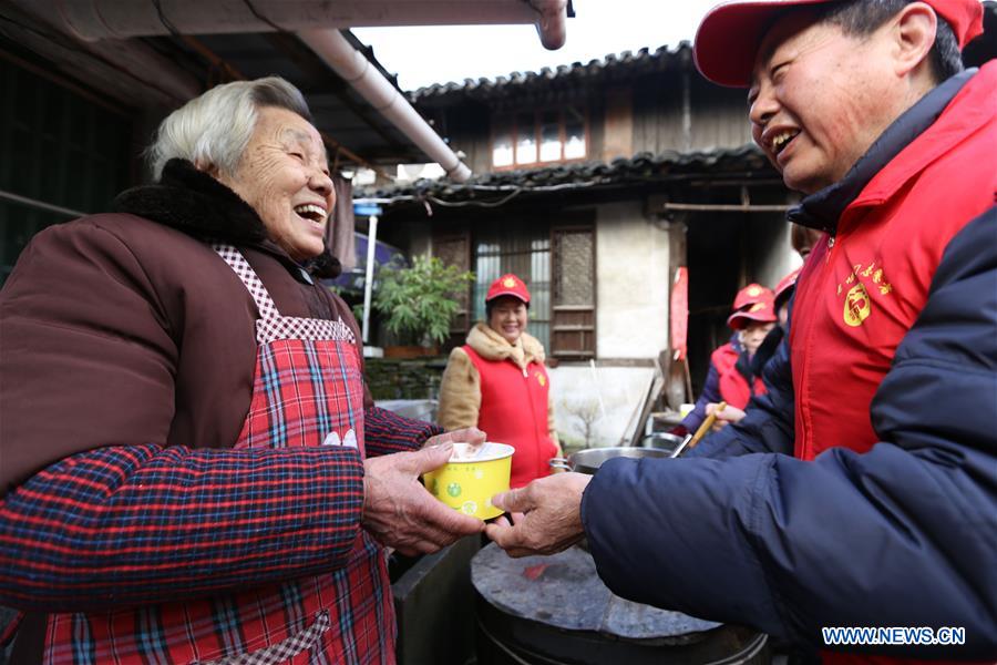 Chine: célébrations du festival de <EM>Laba </EM>