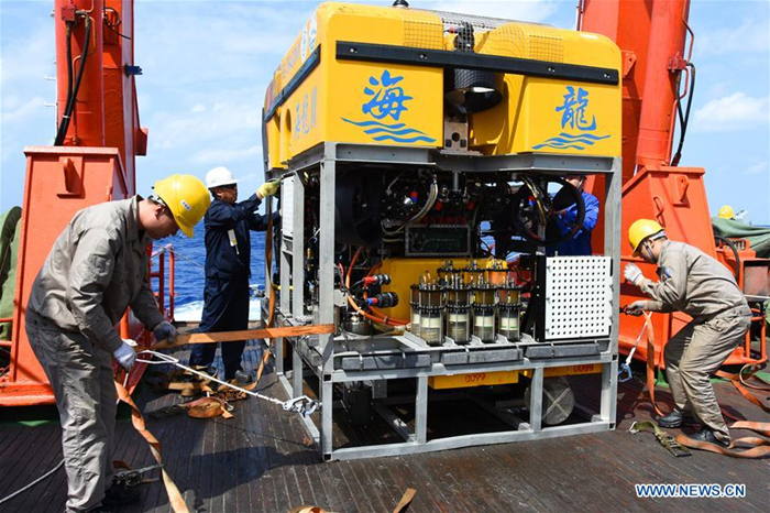 Le submersible non habité <EM>Hailong III </EM>achève un test en eau profonde