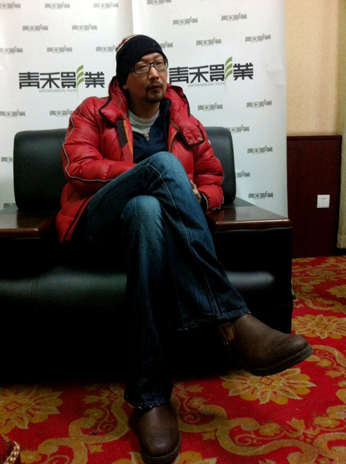 天上掉馅饼，砸中“爱国诗人”孔二狗
