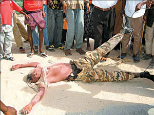 Soldier Dragged Somalia