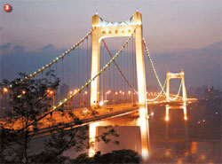 Chongqing strives to build brilliant future