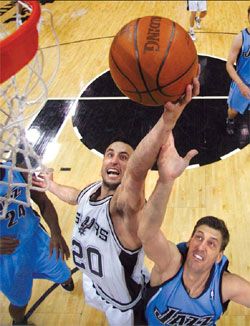 Spurs find rhythm against Jazz