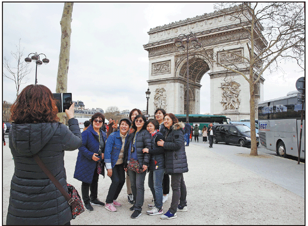 Bilateral bonds surge as tourists from China get French connection