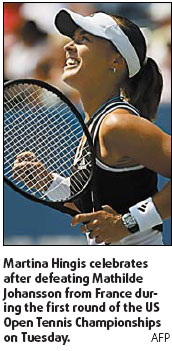 Hingis tries to wind back the clock to US Open glory days