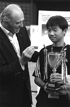 Big net cast for Chinese tennis champs