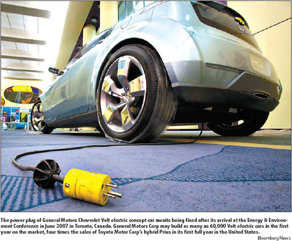 Carmakers focus on CO2 cut; greens not impressed