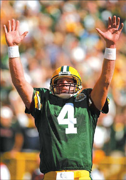 Favre ties NFL touchdown pass record