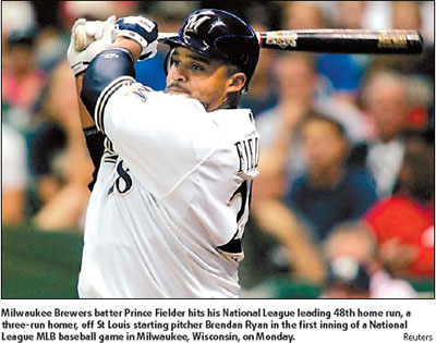 Yankees playoff hopes hit by loss to Blue Jays