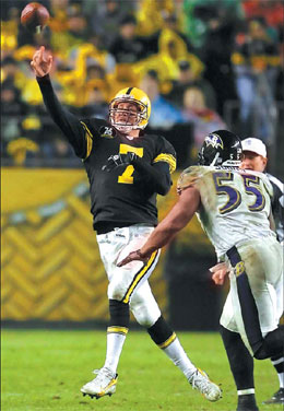 Steelers rout Ravens in the rain