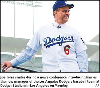 Torre formally takes over at Dodgers