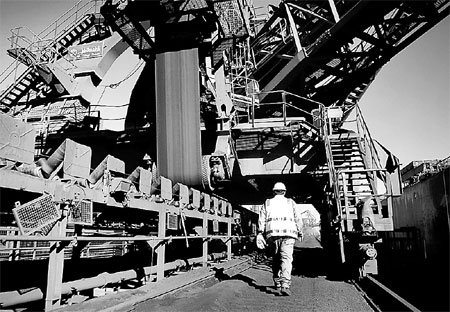BHP, Rio seek to win over investors