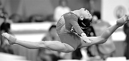 Jiang snags 1st gold at Invitational