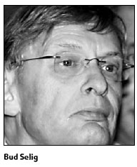 Selig: Fans' love protects sport from 'steroid cloud'