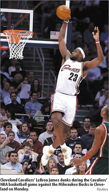 James passes points milestone in Cavaliers' victory over Bucks