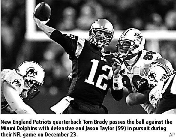 All eyes on Patriots' pursuit of perfection