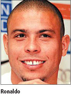 Flamengo say they have talked to Ronaldo on move