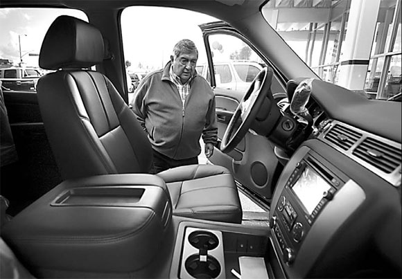 US auto giants to end '07 on flat note