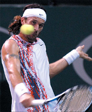 Moya finds joy in aggression