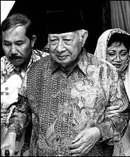 Suharto has multiple organ failure