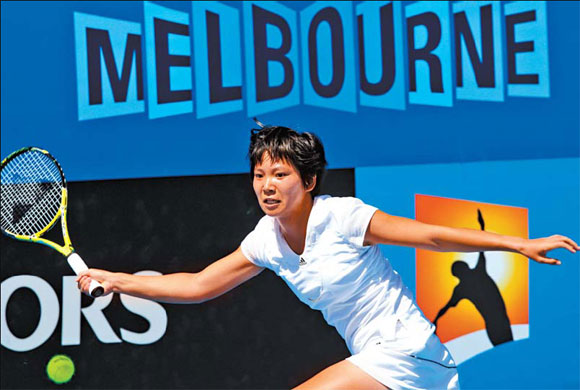 Top names cruise but Murray heads home