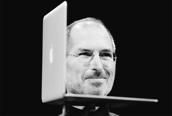 Jobs unveils Apple's 'small Mac' laptop