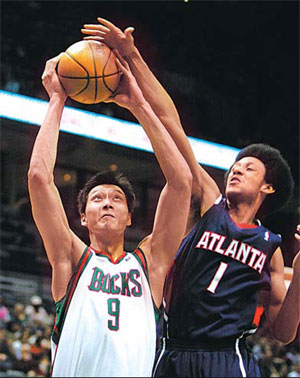 Raptors spoil Bibby's return