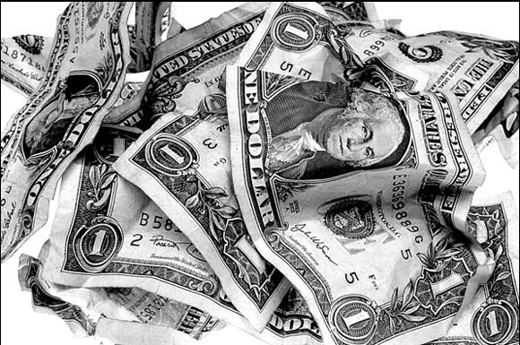 Dollar declines against euro