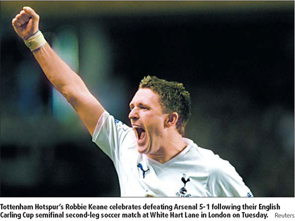 Spurs rout Gunners 5-1 to reach League Cup final