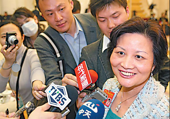 Advisors clash over proposed 'symbolic city'