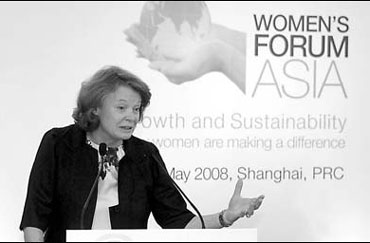 Shanghai to host women's forum
