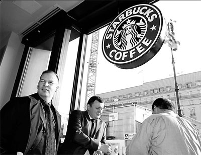 Schultz seeks to perk up Starbucks