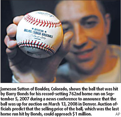 Giants repeat 'no' to Bonds, remove his images