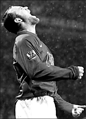 Man Utd marches 6 points clear