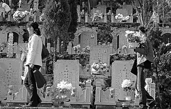 Facing the high cost of dying in cities