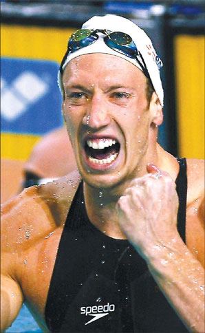 Sprint king happy to lose swim record