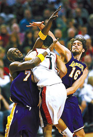 Jazz plays sweet tune as Hornets sing the blues