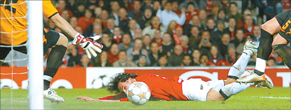 Man Utd, Barca round out semifinals