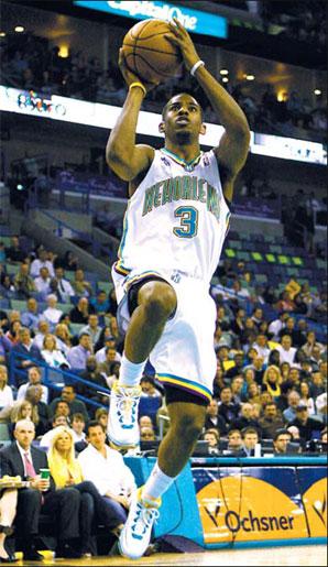 Hornets clinch 1st division title, Lakers earn top seed