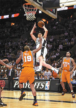 Duncan, Ginobili lead Spurs against Suns in double OT