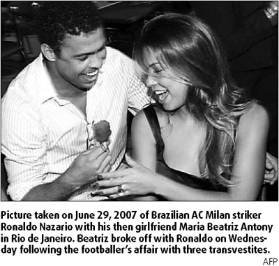 Ronaldo goes to ground after transvestite tiff
