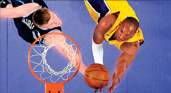 MVP Bryant lifts Lakers over Jazz