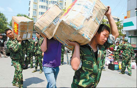 People join in display of generosity