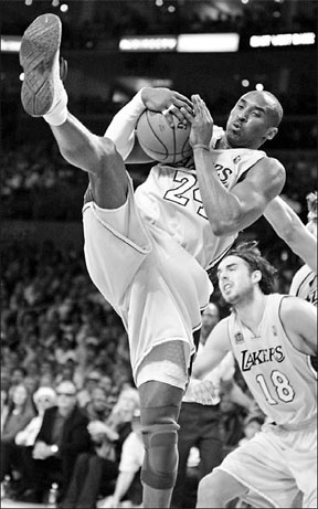 Celtics, Lakers take hold with Game 5 victories